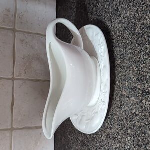 Fabulous Home 2 Piece Embossed Gravy Boat Set. Ceramic. New in Box